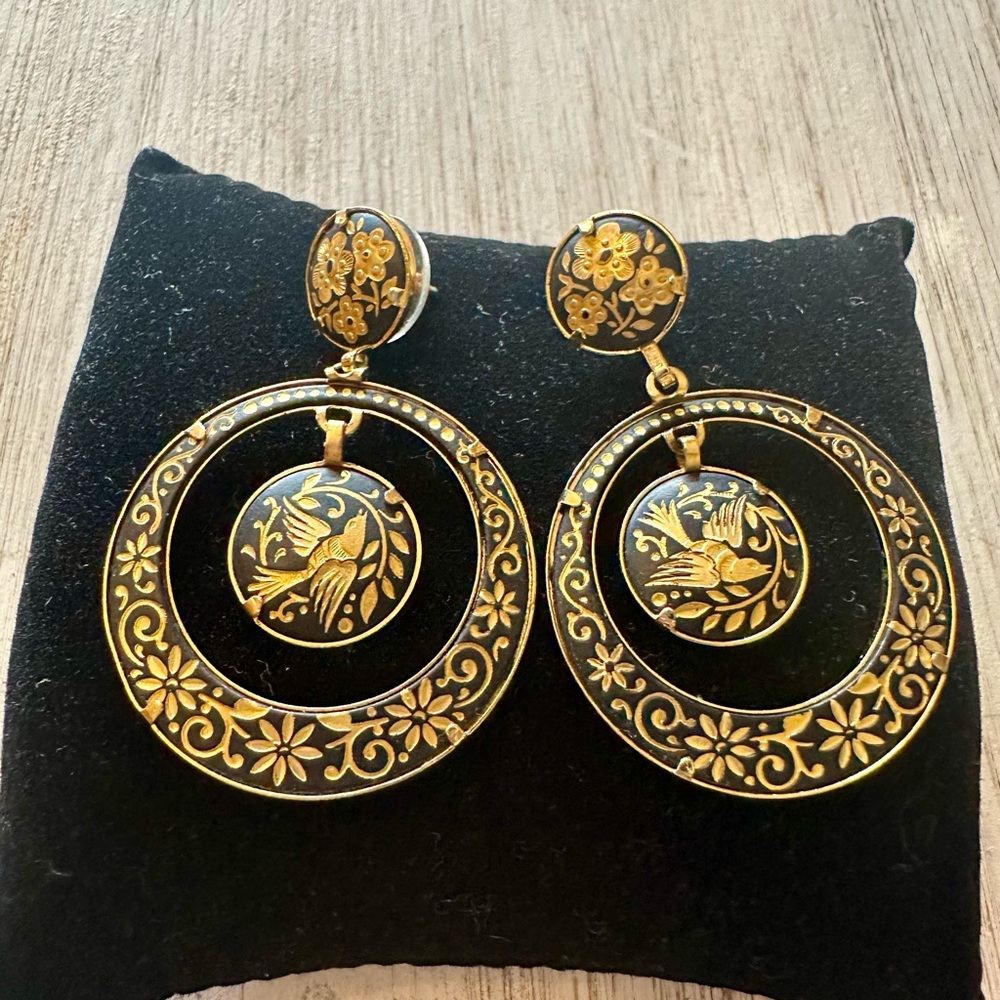 Elegant Gold and Black Floral Earrings